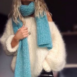 COZY SCARVES, HATS, WRIST AND LEG WARMERS AND LEGGINGS